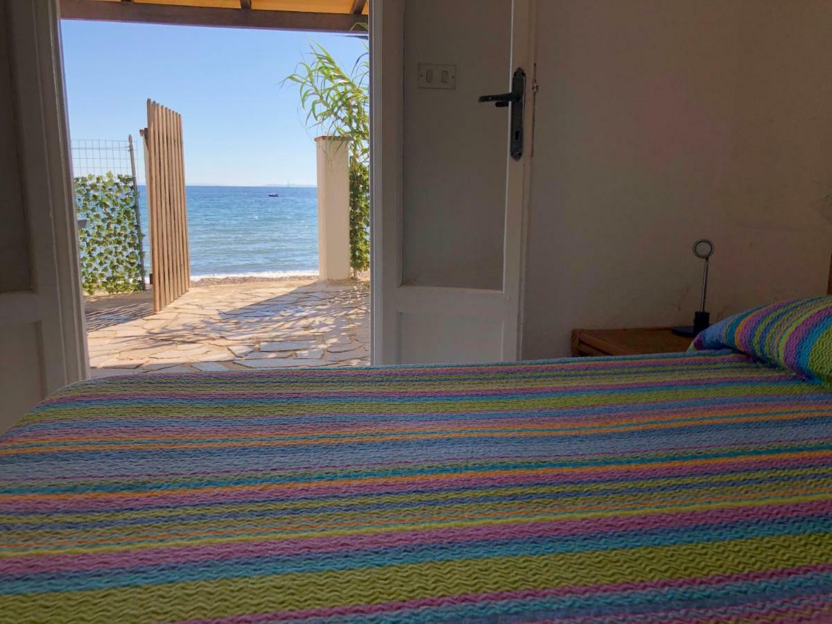 Casina Mare Sulla Spiaggia Capoliveri  Exterior photo